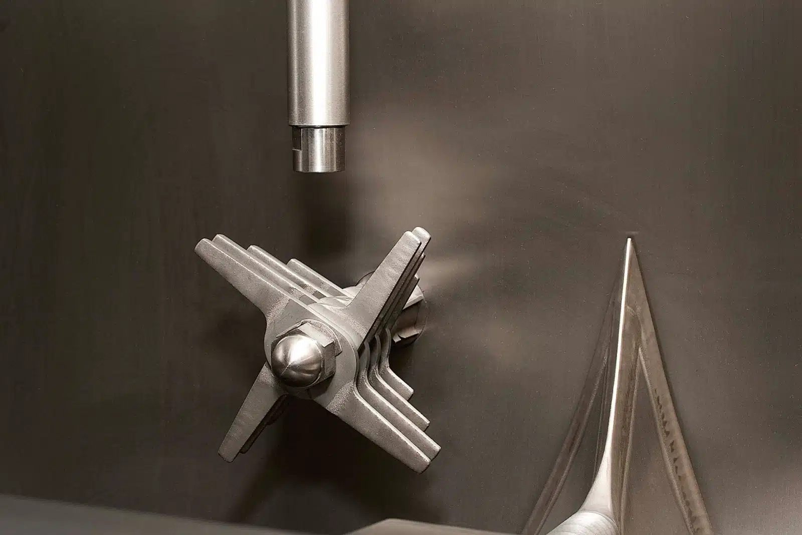 Edelstahl Mischanlage mit Zerhacker und Düsenstock für Mixing / Coating bei der Ebbecke Verfahrenstechnik